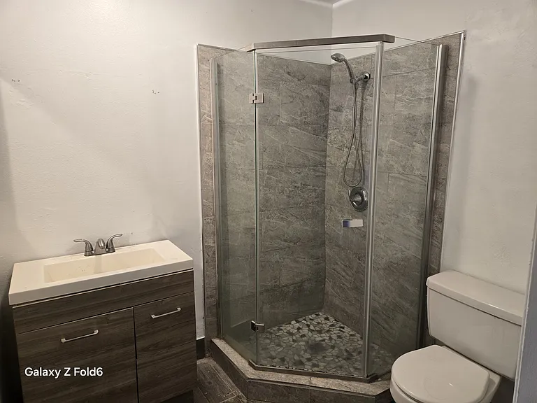 577 Montecito Ave — Photo 7