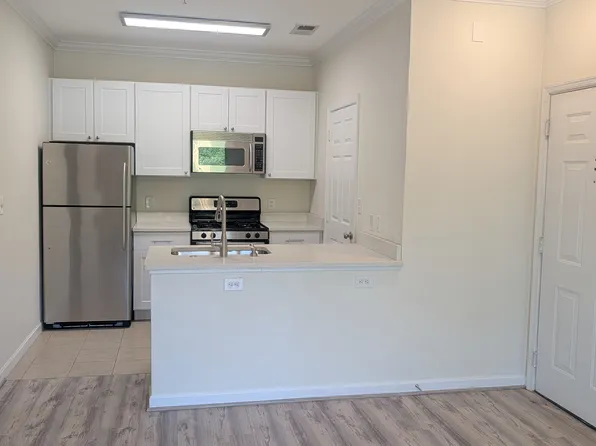 4405 Weatherington Ln Unit 403, Fairfax, VA 22030