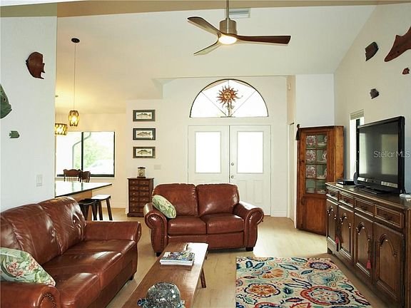 5th image of 13208 Windcrest Dr