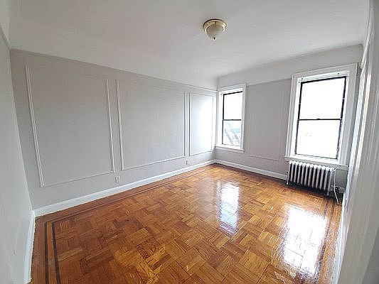 2nd image of 902 44th St #24