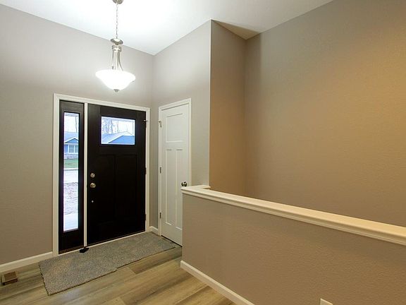 5th image of 2511 Tulip Blvd