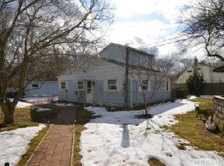 358 Locust St, Central Islip, NY 11722