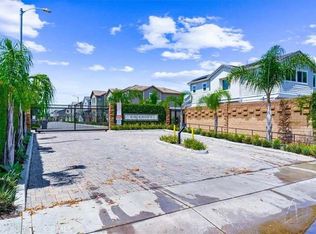 16 Ivey Ln, Compton, CA 90221