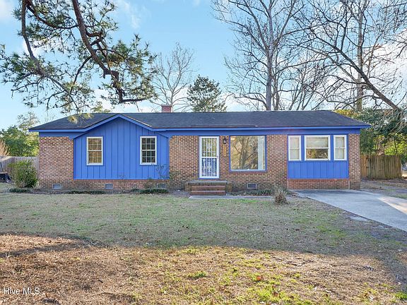 2nd image of 3533 Middle Sound Loop Road