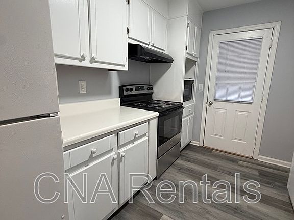 3rd image of 270 Kimberly Way