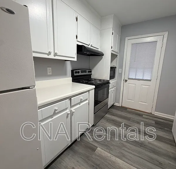 270 Kimberly Way — Photo 3