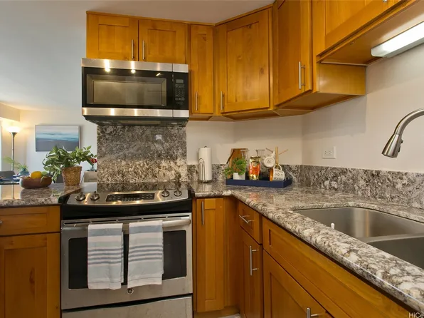 2525 Date St APT 3706, Honolulu, HI 96826