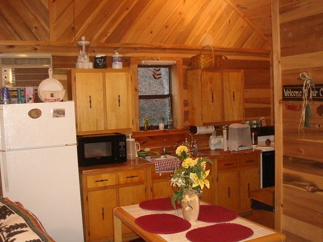 2nd image of 1160 Roughshod Hollow Rd
