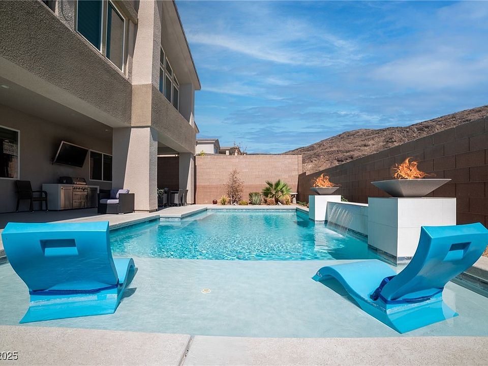 8 Hilltop Crest St, Henderson, NV 89011 | MLS #2651002 | Zillow