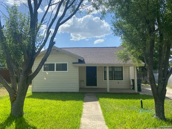 506 S 5th, Carrizo Springs, TX 78834