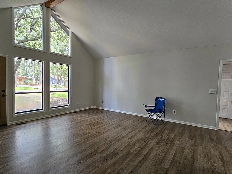9 E Pine Ct — Photo 3