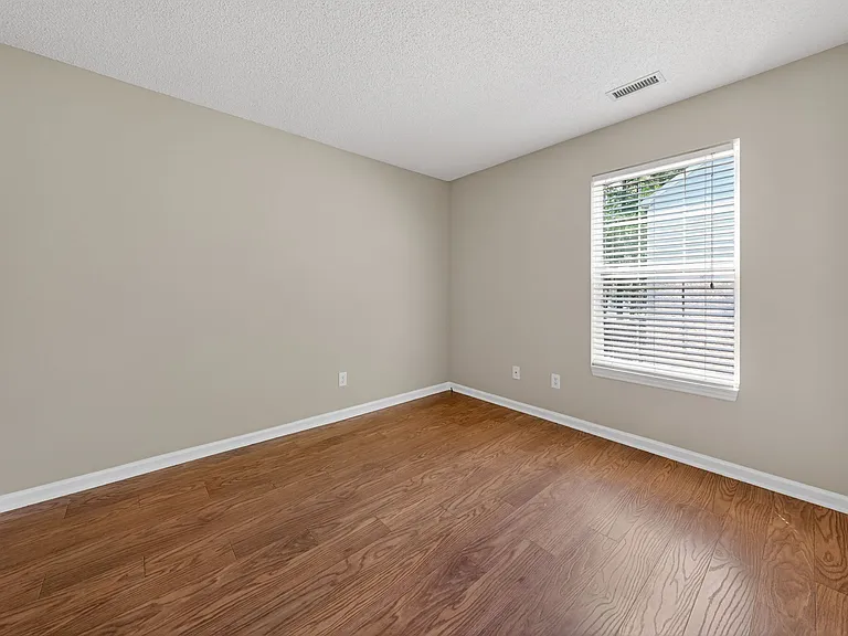 6804 Broome Bay Ct — Photo 14