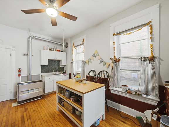 5th image of 1433 W Superior St