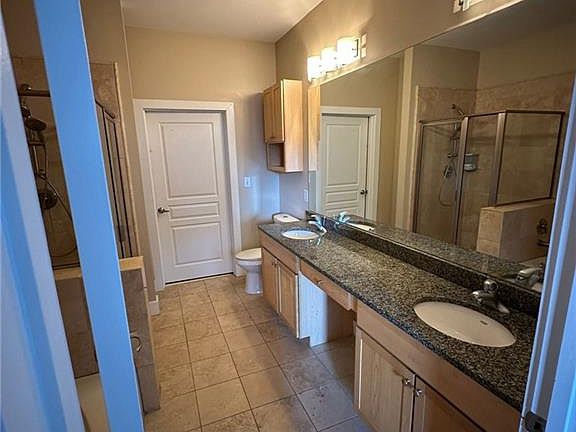 5th image of 799 Hammond Dr Unit 409