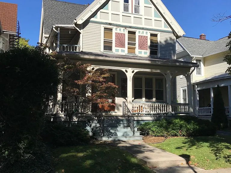 30 Vick Park #B — Photo 1