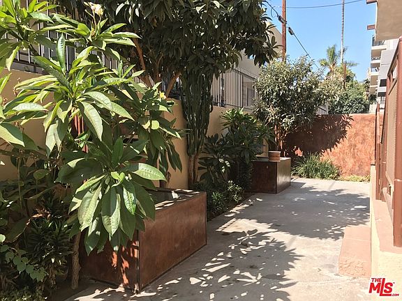 5th image of 1417 N Curson Ave APT 10