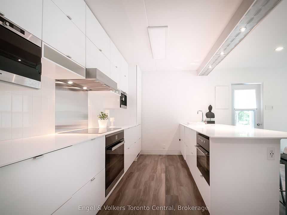 1st image of 19 Dawson Dr #50