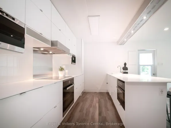 19 Dawson Dr #50, Collingwood, ON L9Y 5B4