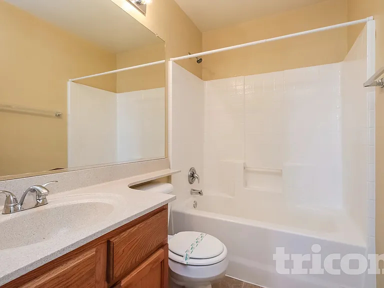 16169 W Buchanan St — Photo 13