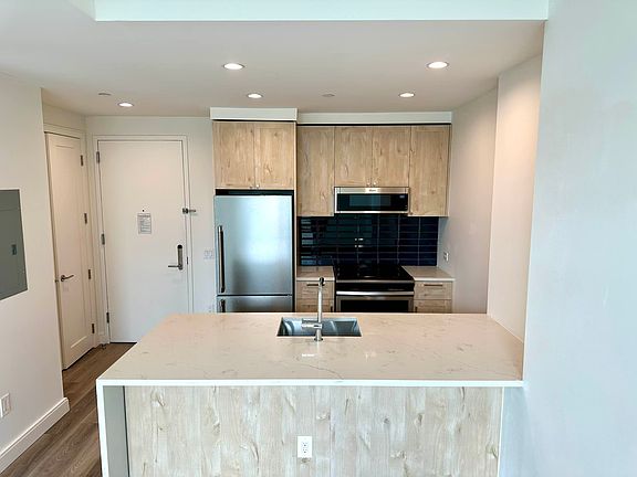 5th image of 160 Clarkson Ave APT 5H