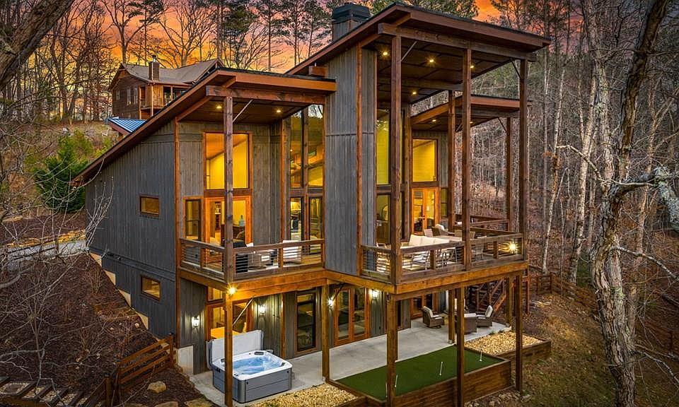 1st image of 95 Woodhaven Rd