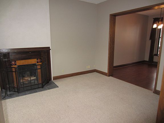 3rd image of 236 Western Ave S #E1