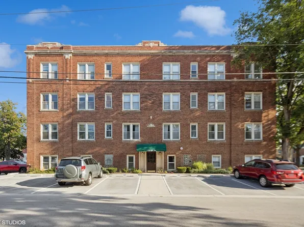 1 W Oak Ave APT D2, La Grange Park, IL 60526