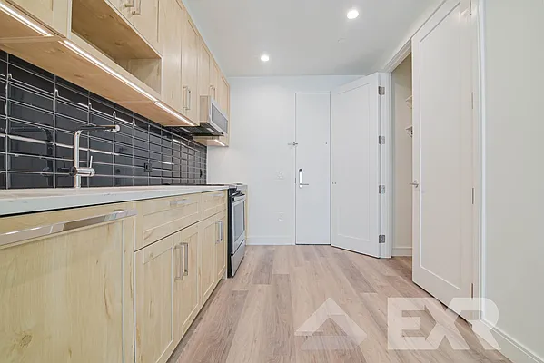 Rented by EXR | media 3