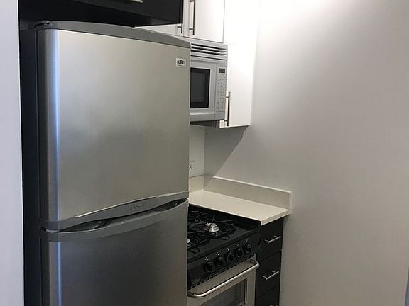 3rd image of 795 Columbus Ave APT 6L