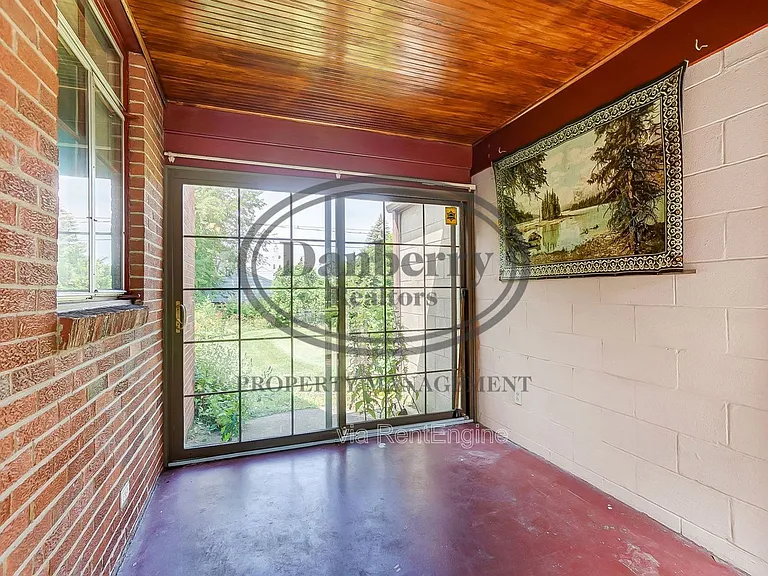 347 Darrow Ave — Photo 35