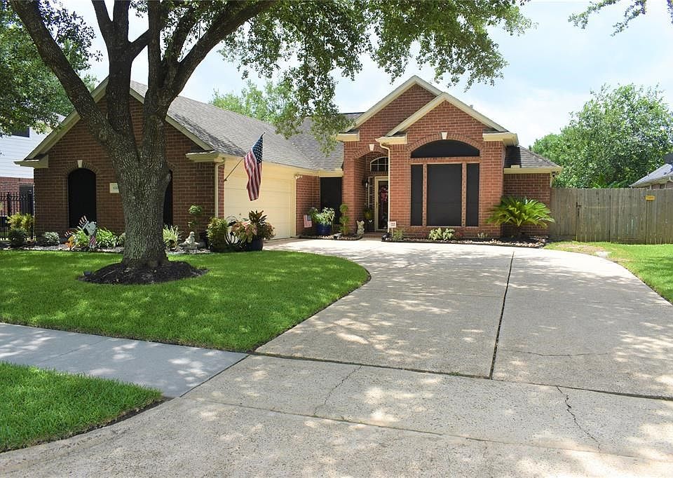 1st image of 6304 W Oaks Cir N