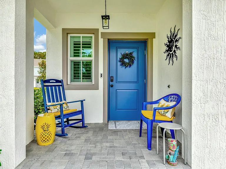 601 NE Waters Edge Ln — Photo 9