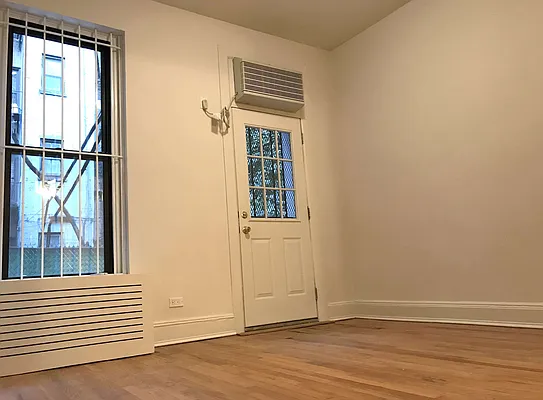 Rented by Paley Management | media 25