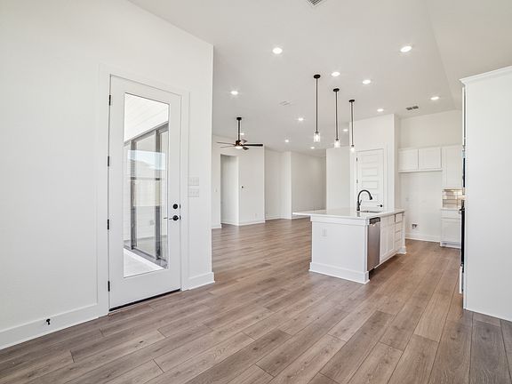 4th image of 4220 Bobo Dr