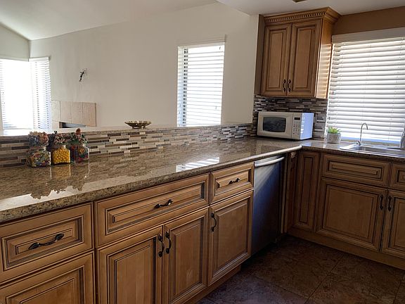 3rd image of 7255 Balboa Blvd Unit 19
