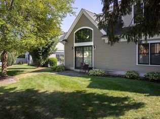 7 Courtyard Pl #7, Lexington, MA 02420