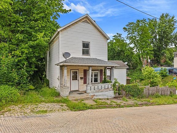 3rd image of 213 Blakely St
