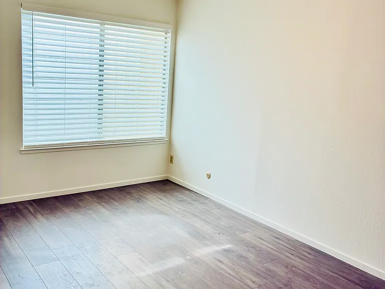 247 20th Ave #1 — Photo 7