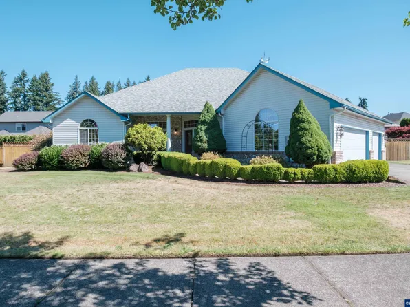 1761 E Burnett St, Stayton, OR 97383