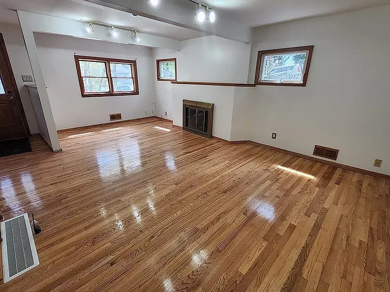 47 Park Ave — Photo 4
