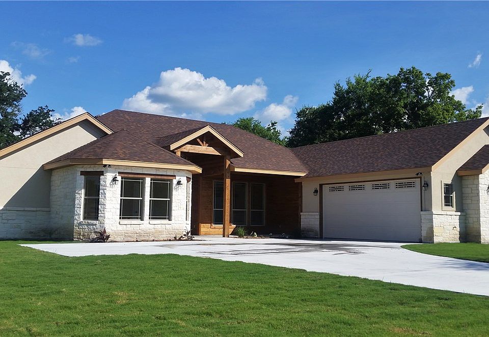 1st image of 312 NW River Park Dr