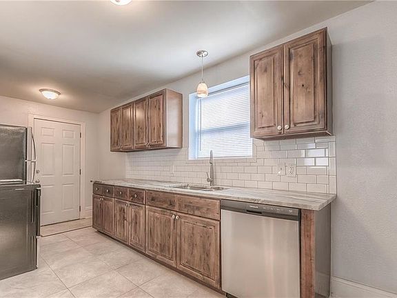 3rd image of 3006 Montgall Ave