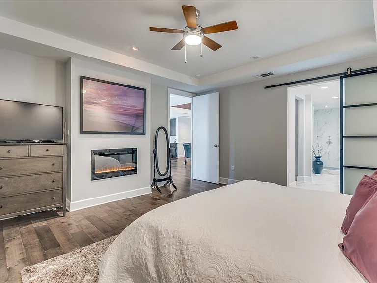1505 Elm St #1504 — Photo 17
