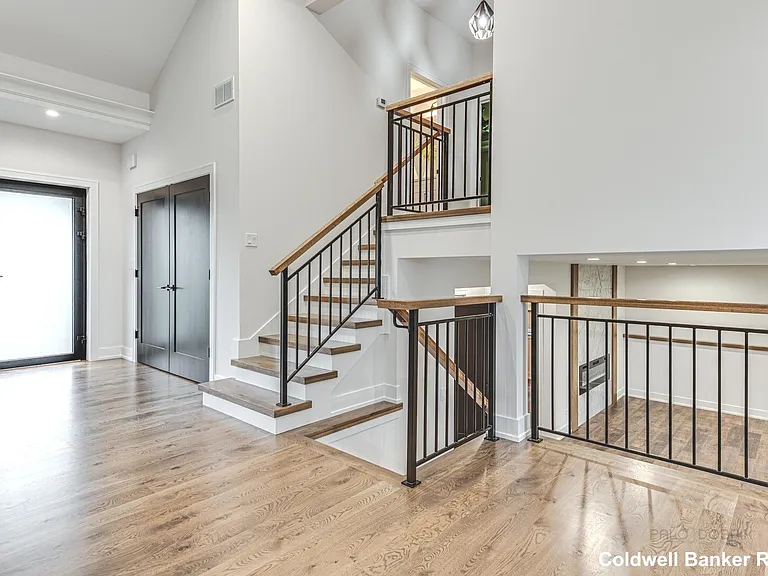 5330 86th St — Photo 3