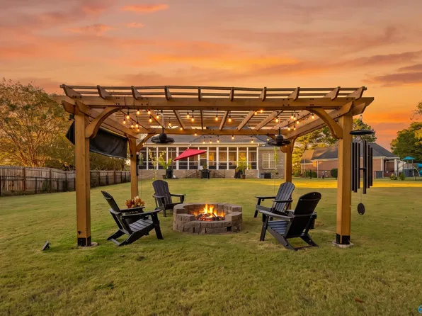 102 Campfire Cir, Meridianville, AL 35759