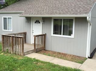 1916 SE Indiana Ave, Topeka, KS 66607