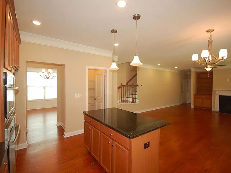 235 Haney Rd — Photo 4