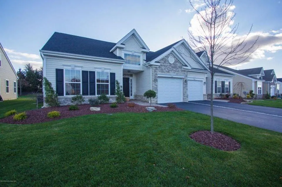 140 Diamond Spring Dr