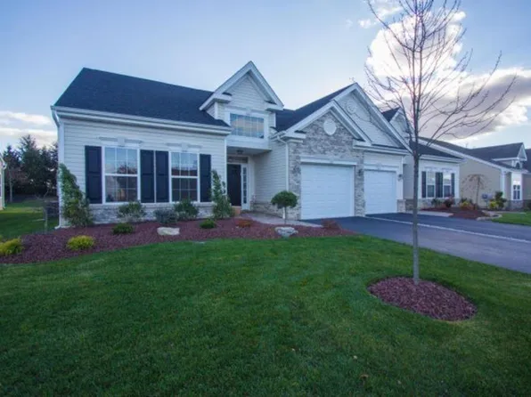 140 Diamond Spring Dr, Monroe Township, NJ 08831