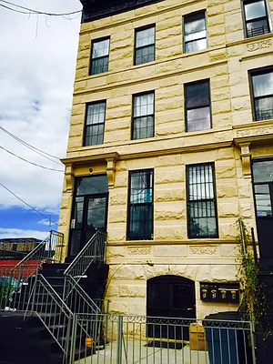 Rented by P Management | media 15